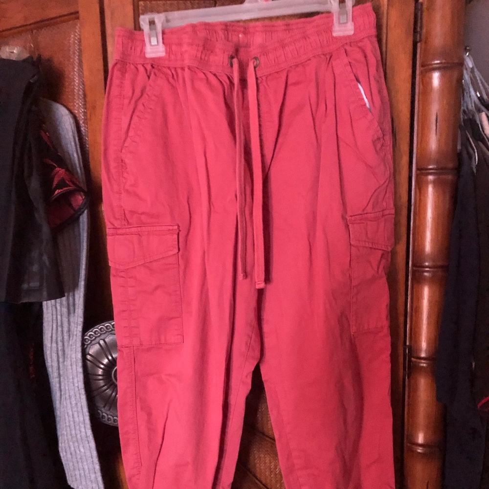 WOMEN'S CARGO PANTS WITH TAPERED LEGS